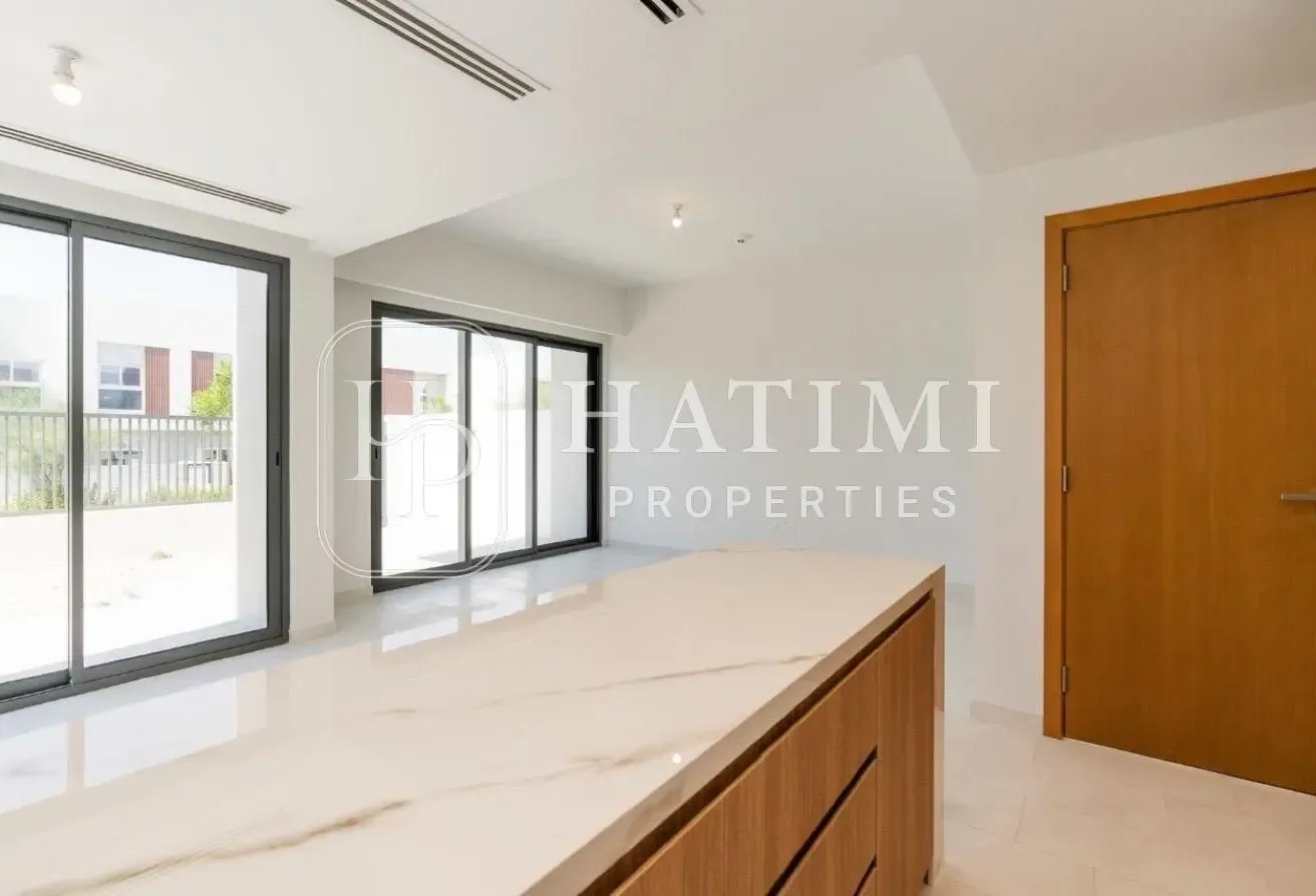 SPACIOUS | NEAR TO THE PARK | VACANT ON JULY END
