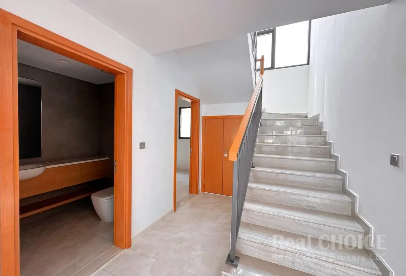Brand New| Close to Pool| Vacant| Spacious