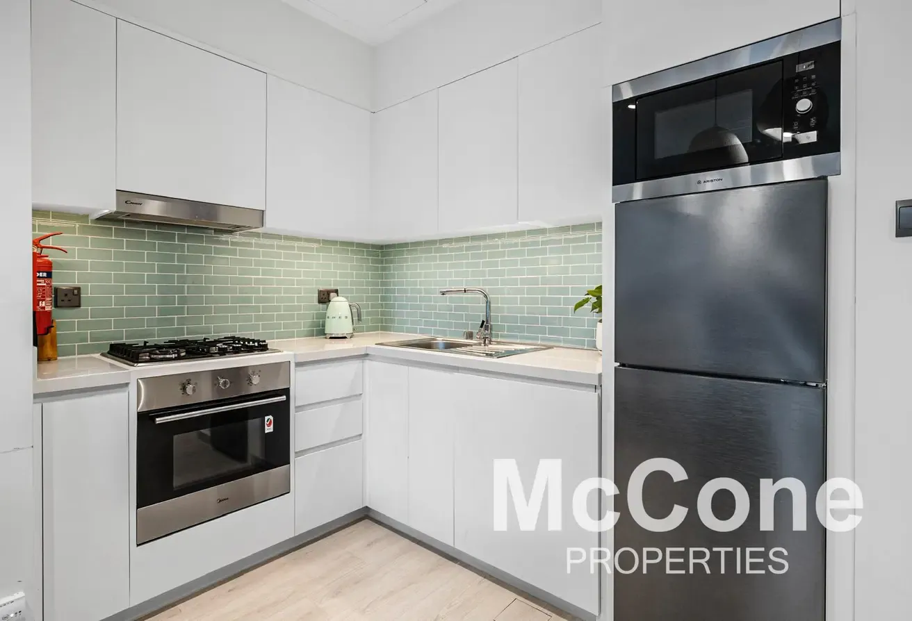 Upgraded | Modern Style | Great Area in Downtown