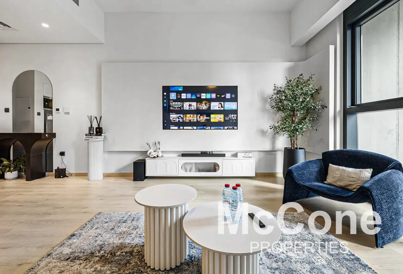 Upgraded | Modern Style | Great Area in Downtown