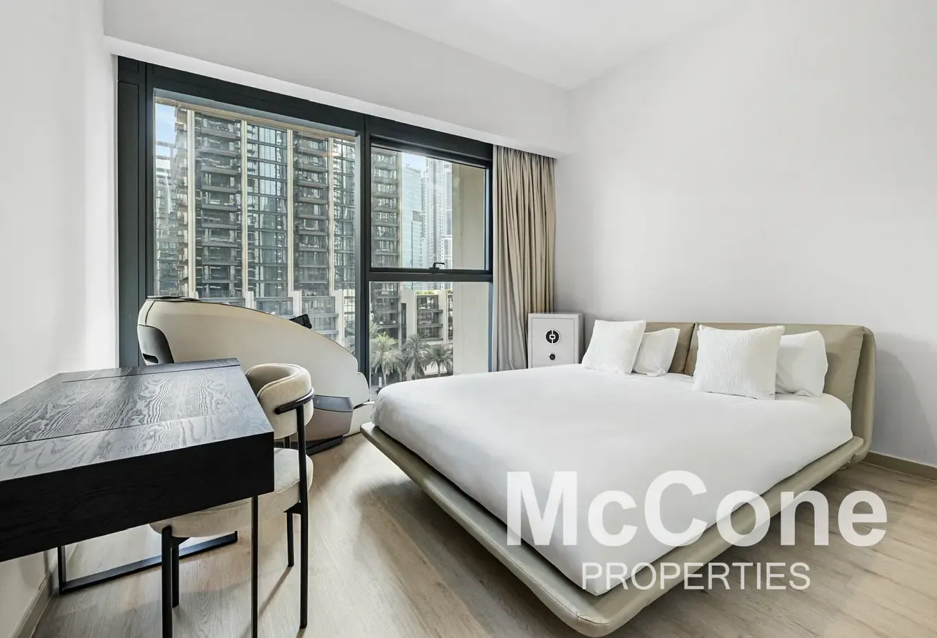 Upgraded | Modern Style | Great Area in Downtown