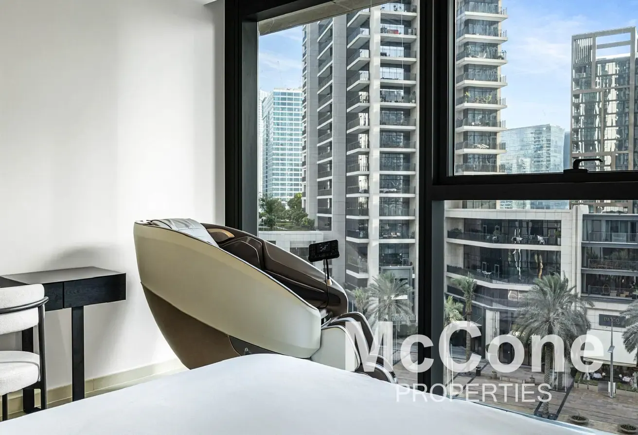 Upgraded | Modern Style | Great Area in Downtown