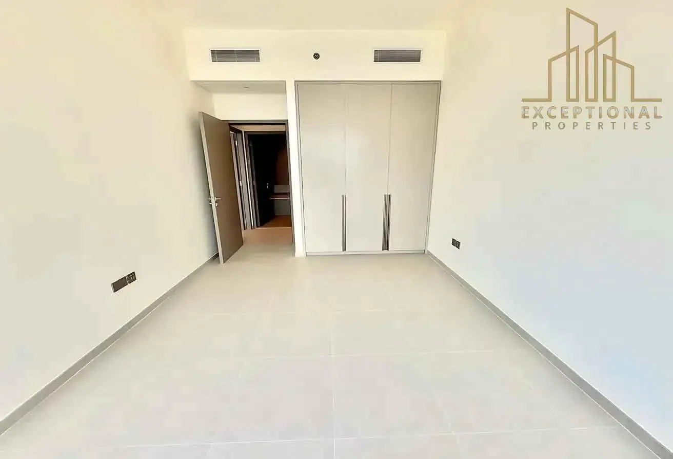 Signature Floor || Burj View || Furnished