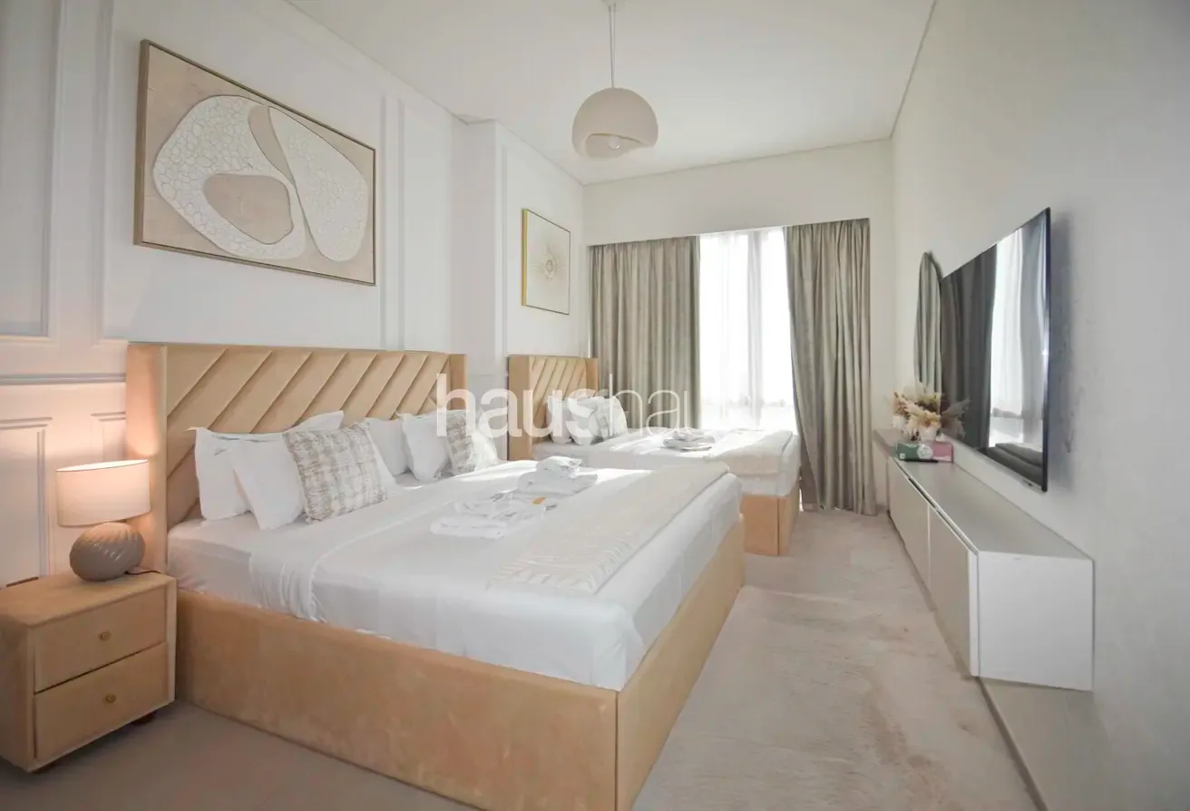 Furnished Luxury | High Floor| Skyline Views