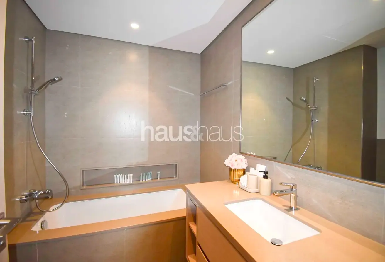 Furnished Luxury | High Floor| Skyline Views
