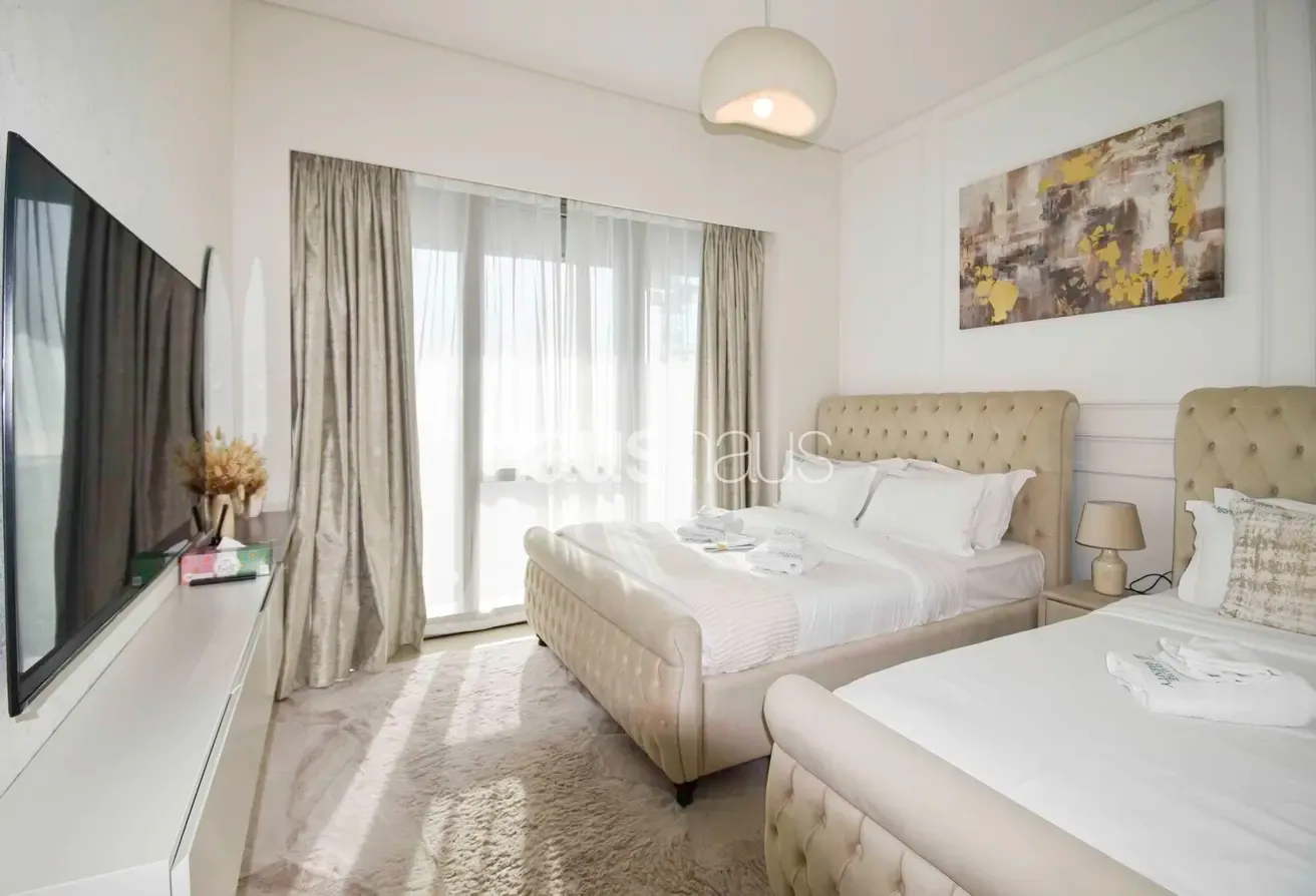 Furnished Luxury | High Floor| Skyline Views