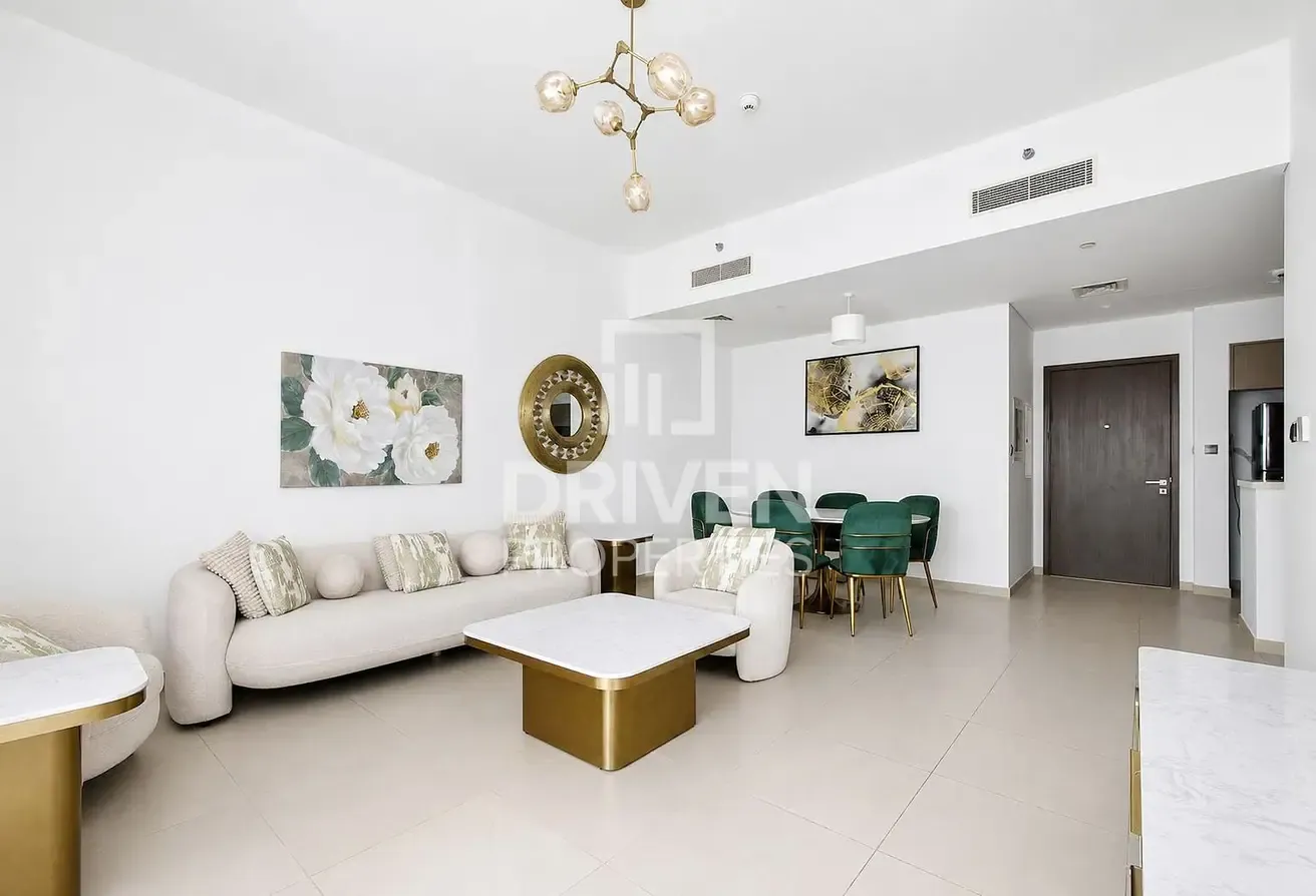 Prime Area | Downtown Living | Ready to Move in