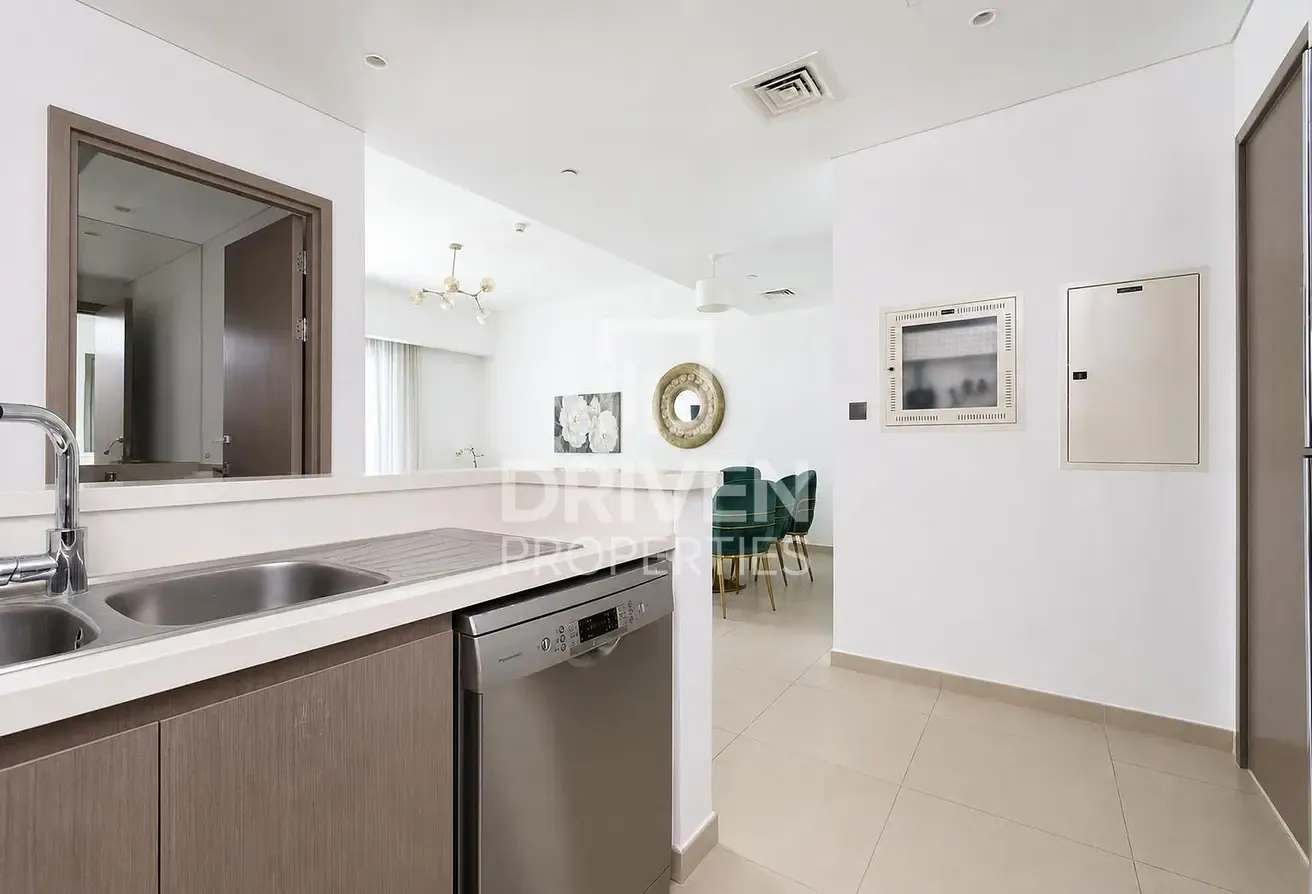 Prime Area | Downtown Living | Ready to Move in