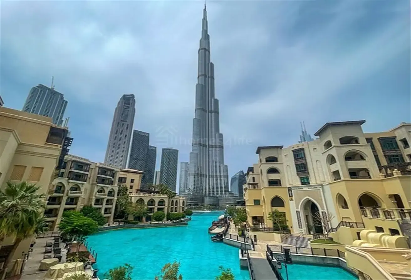Front-Row View of Burj Khalifa and Dubai Fountain