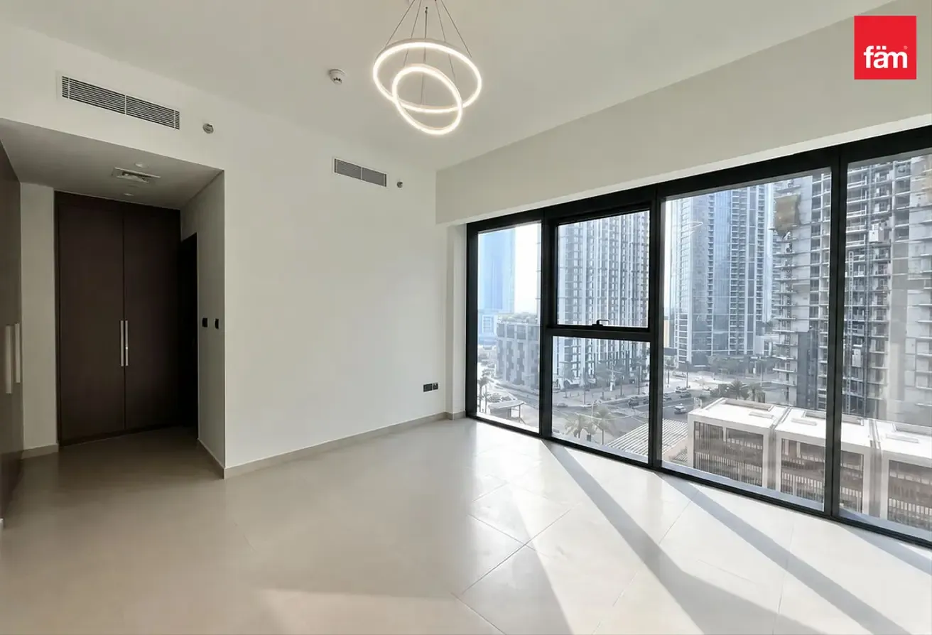Corner | Appliances | Fountain View | Spcious