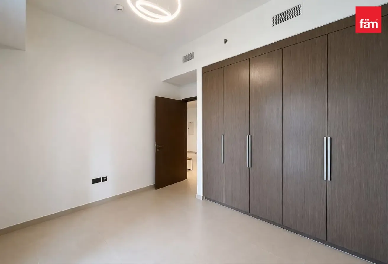 Corner | Appliances | Fountain View | Spcious