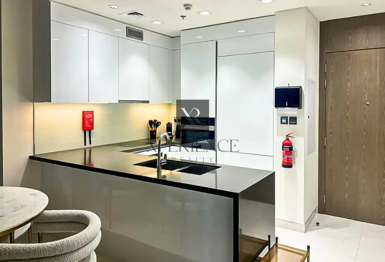 2-BEDROOM | FULLY UPGRADED | FULL VIEW ON LAGOON