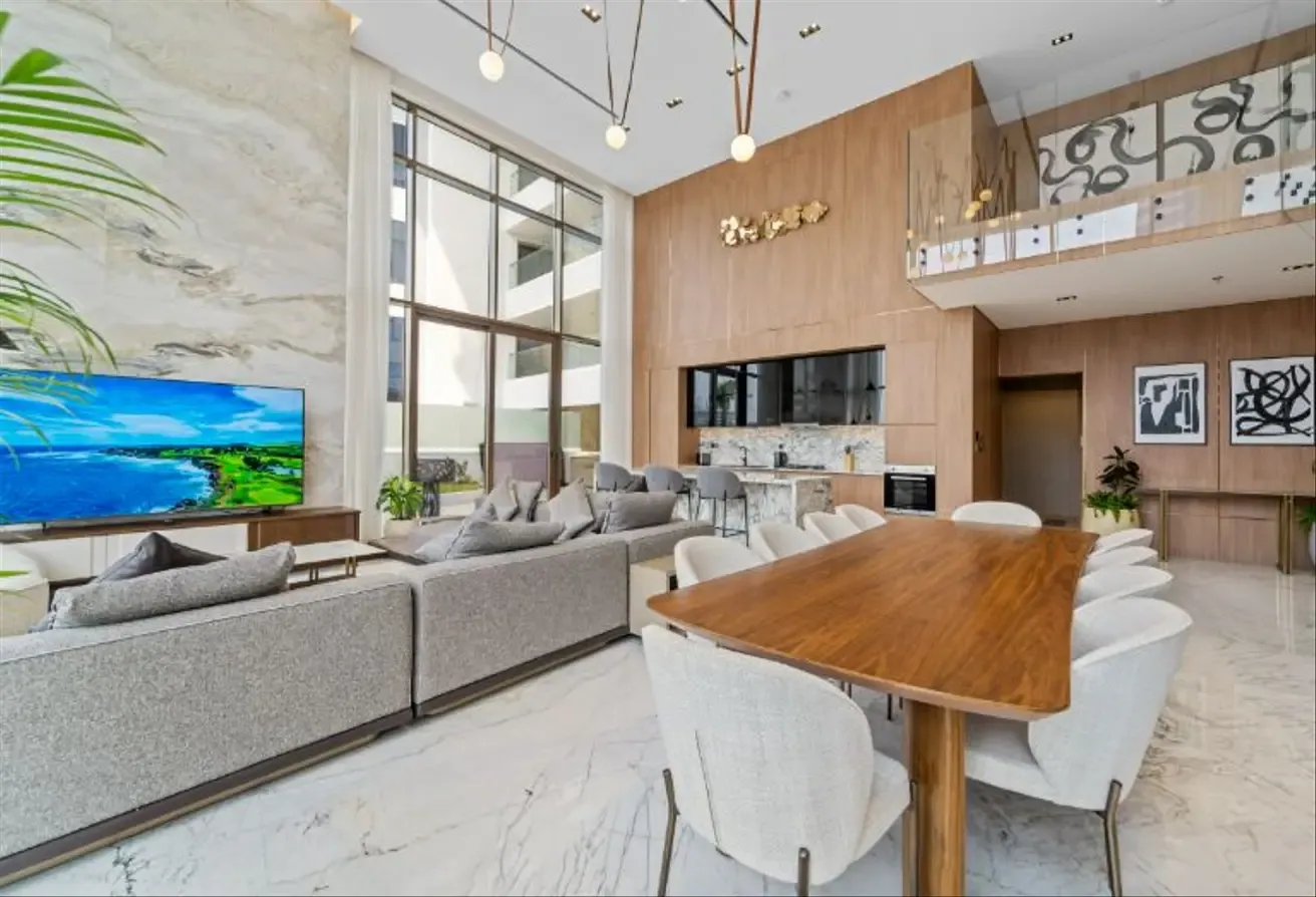 Penthouse| Bills Inclusive | Garden | Jacuzzi