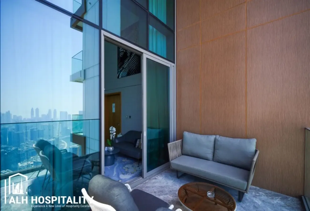 1 Bedroom Penthouse|Loft w/ Balcony|Fully Serviced