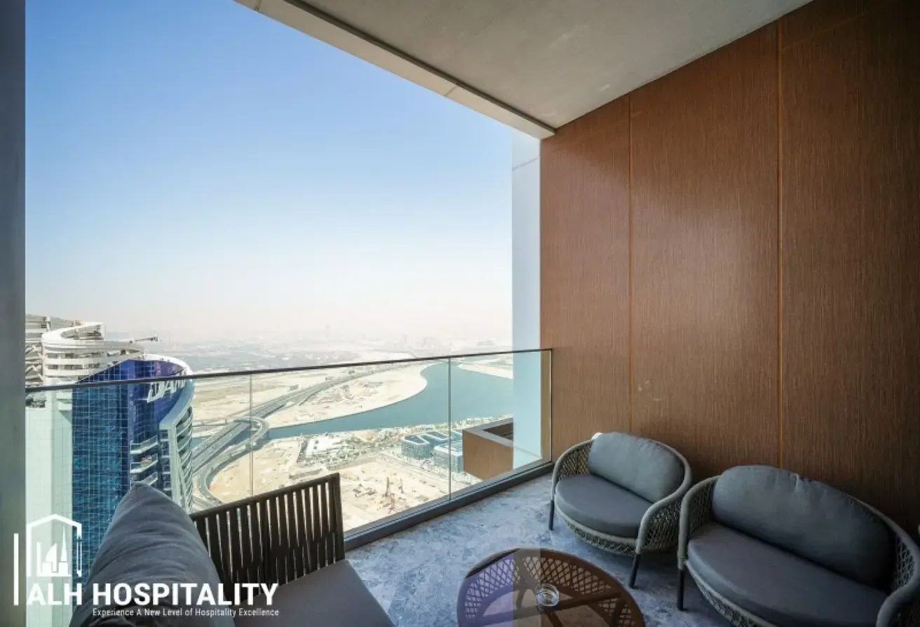 1 Bedroom Penthouse|Loft w/ Balcony|Fully Serviced
