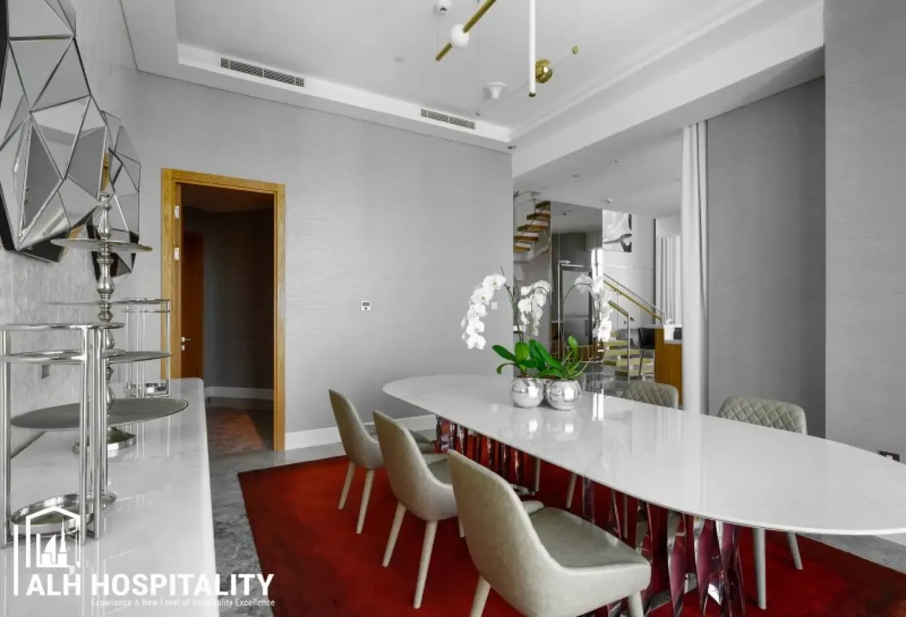 1 Bedroom Penthouse|Loft w/ Balcony|Fully Serviced