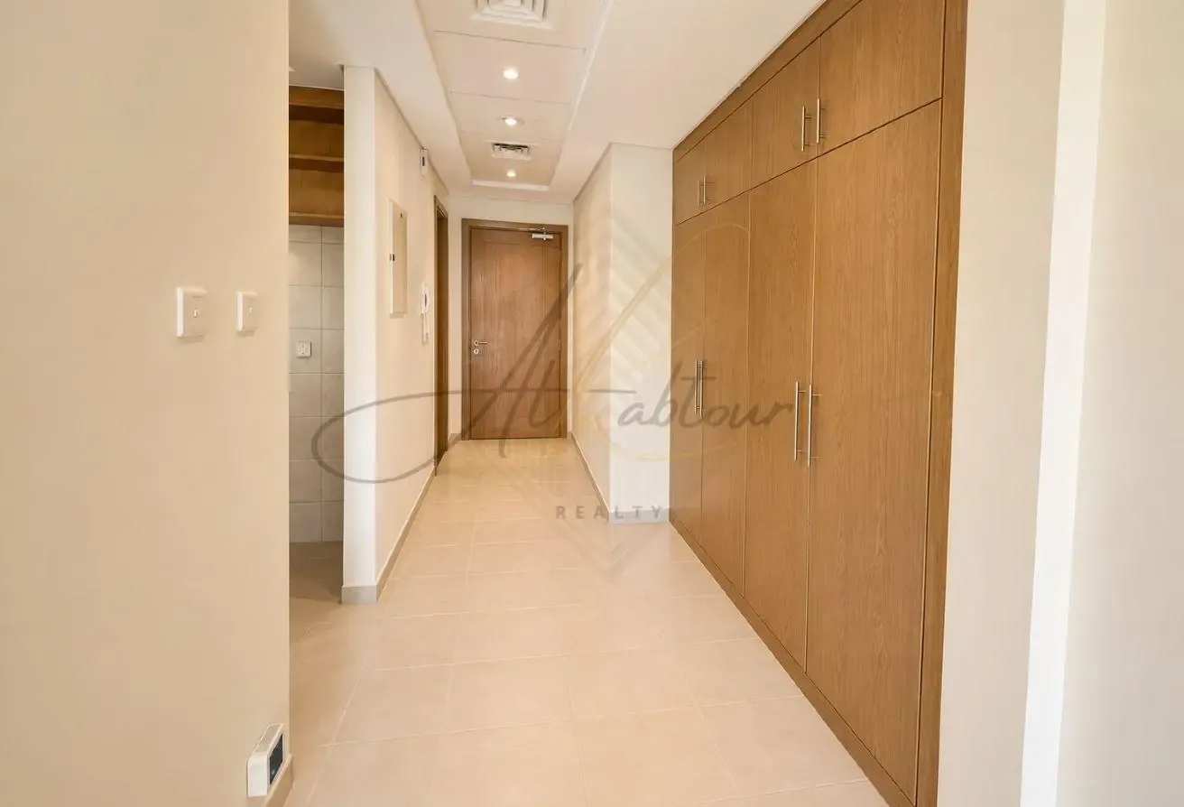 WELL MAINTAINED STUDIO| CLOSE TO METRO| SPACIOUS
