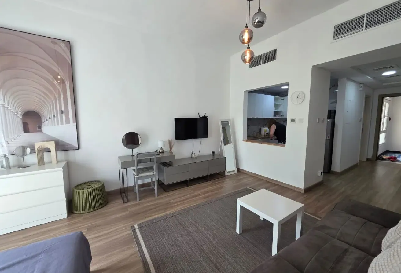 Furnished | Ready to Move | Metro