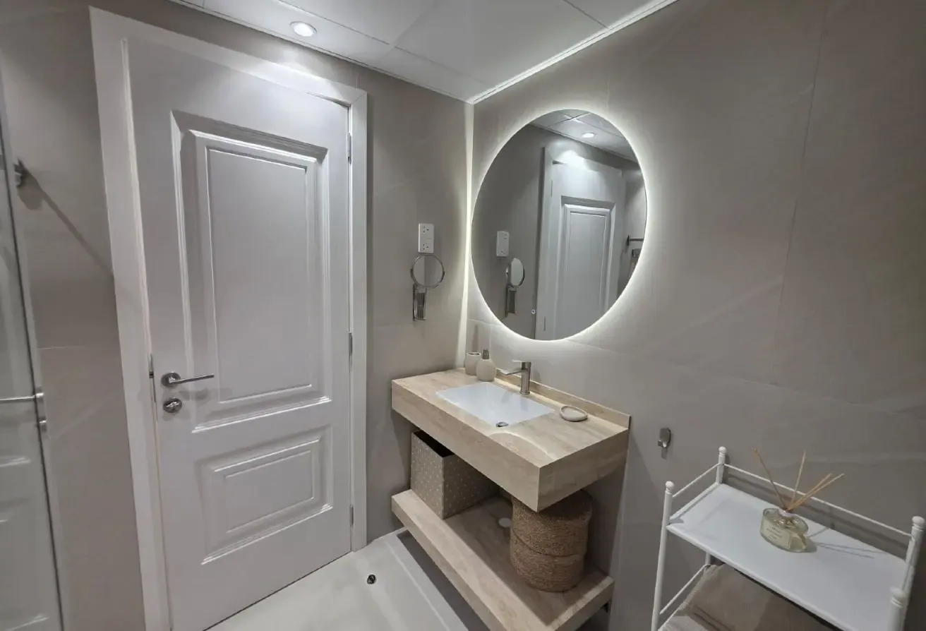 Furnished | Ready to Move | Metro