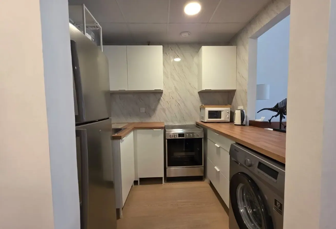 Furnished |  Ready to Move | Metro