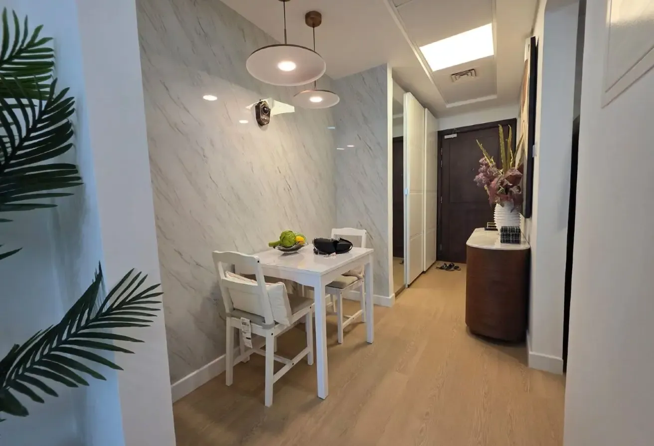 Furnished |  Ready to Move | Metro