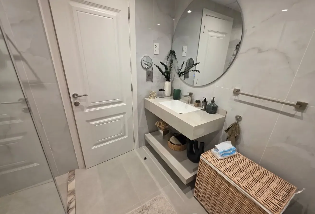 Furnished |  Ready to Move | Metro