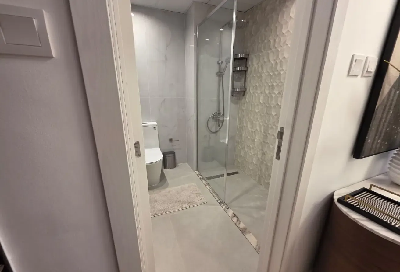 Furnished |  Ready to Move | Metro