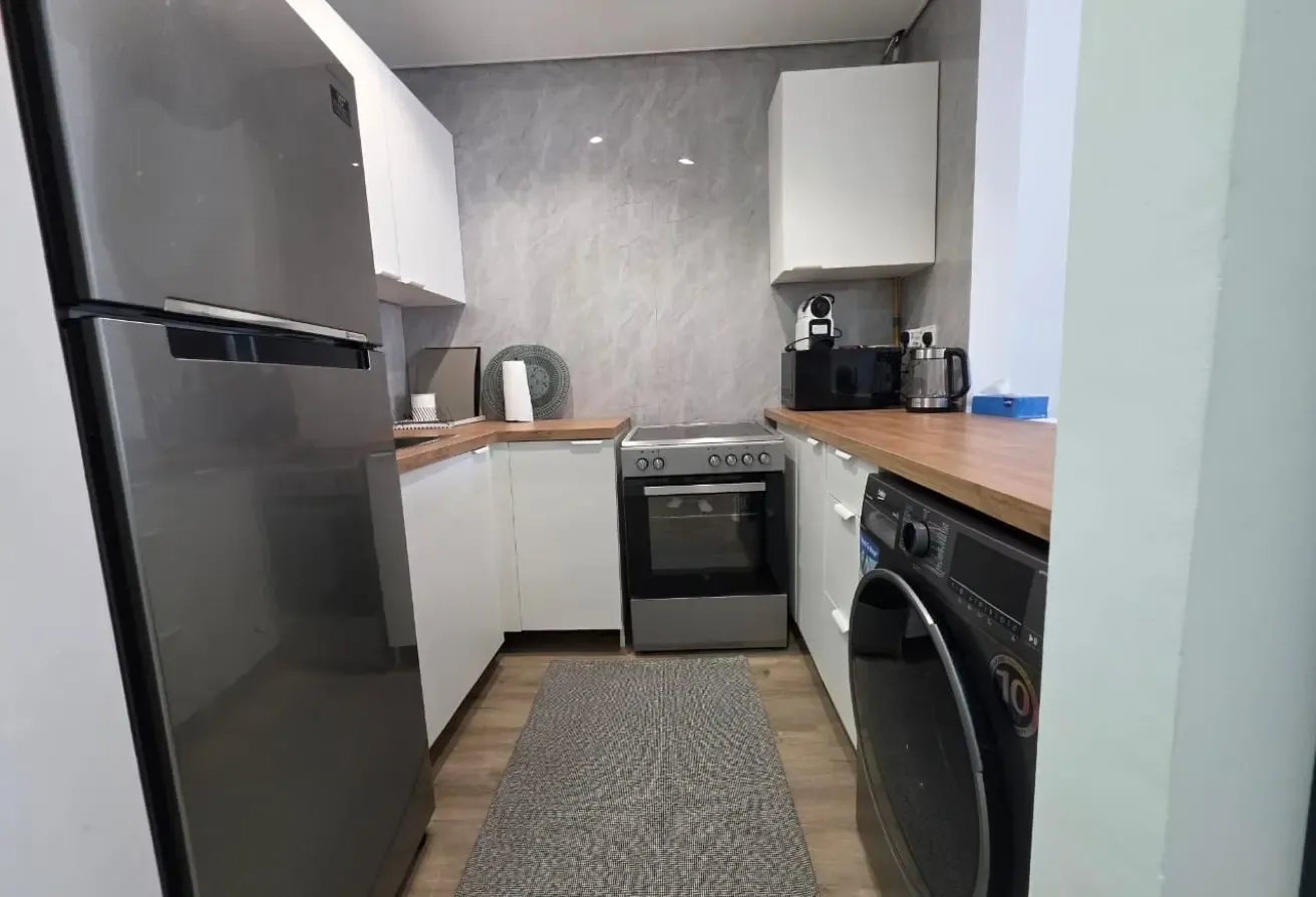 Furnished |  Ready to Move | Metro
