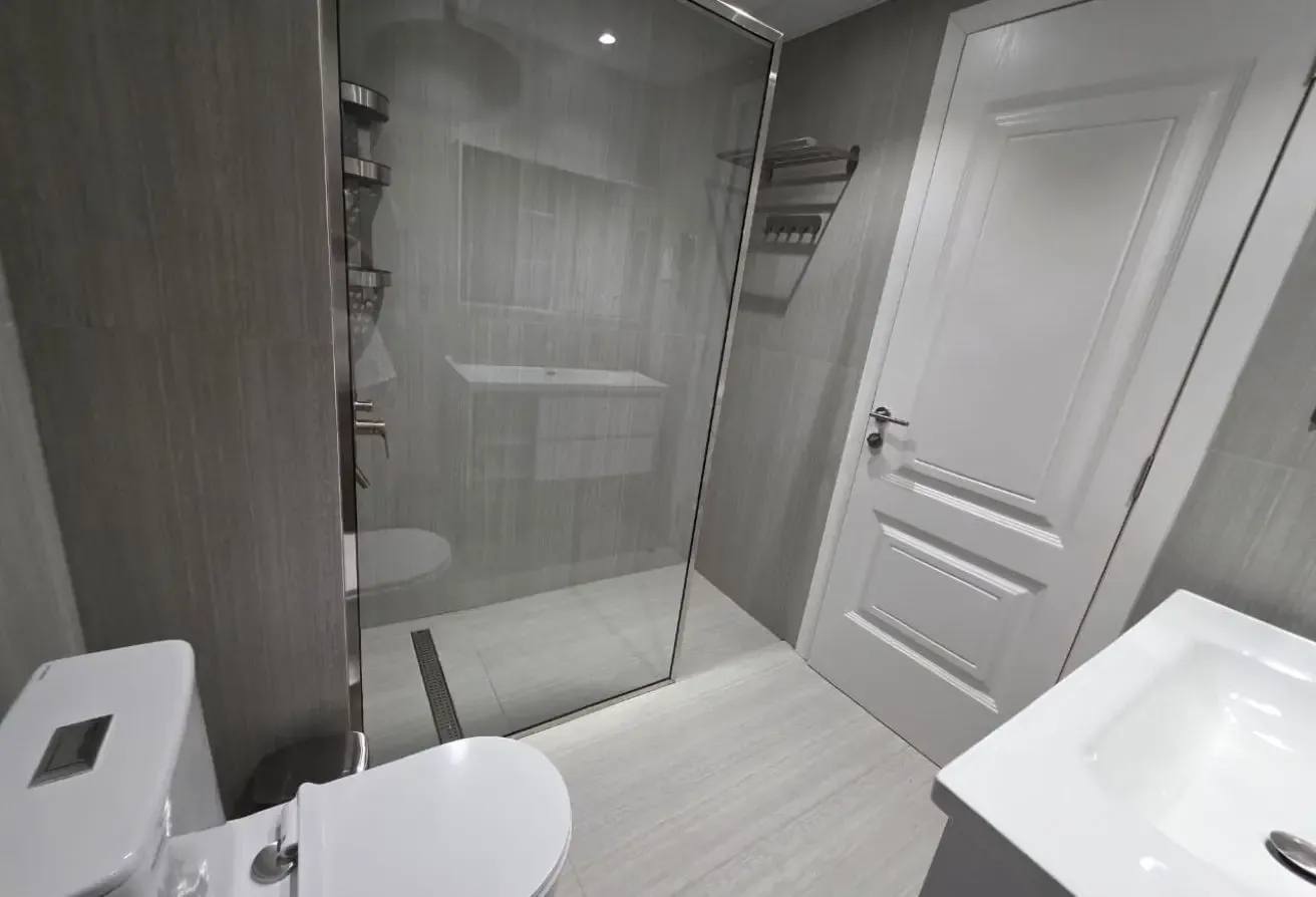 Furnished |  Ready to Move | Metro