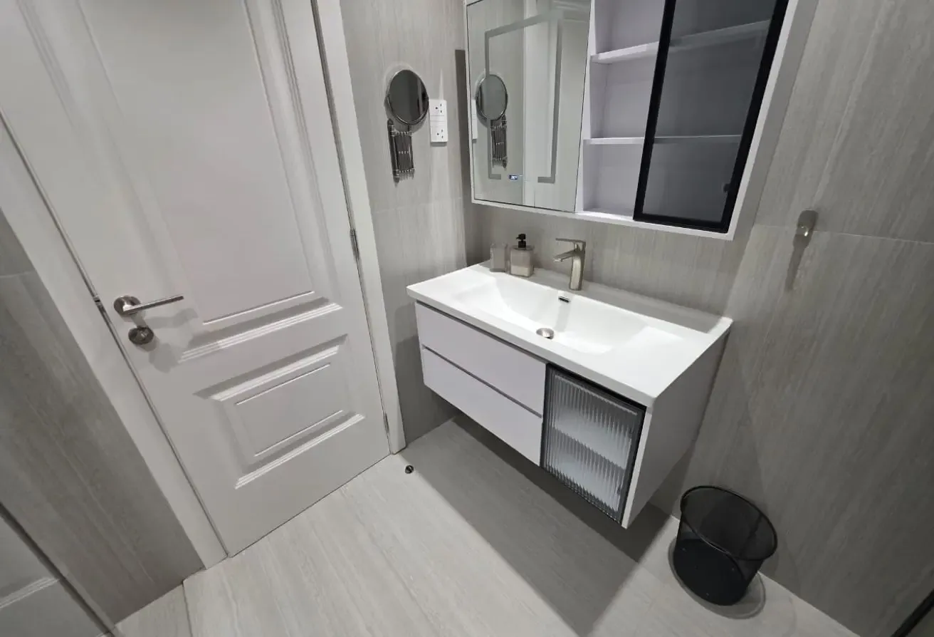 Furnished |  Ready to Move | Metro