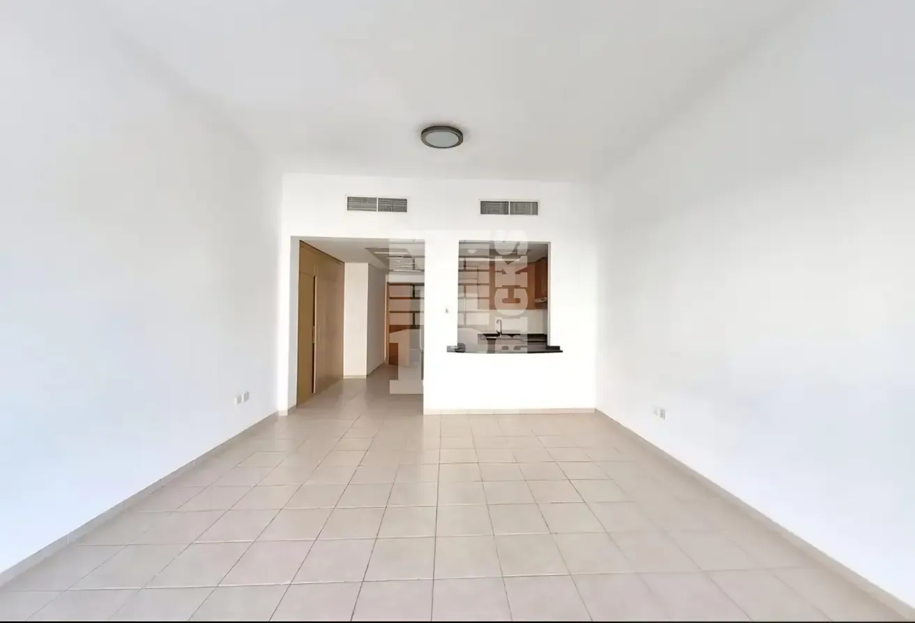 Near Metro | Prime Location | Vacant September