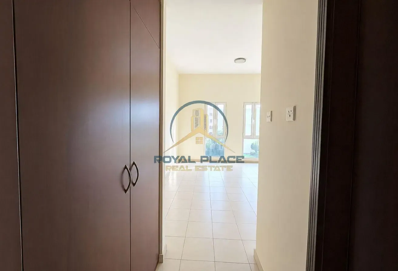 1BHK | vacant | spacious | close to metro