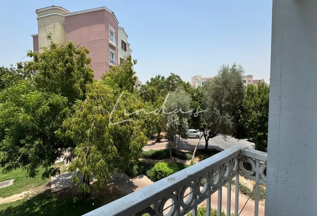 1BHK With Balcony | close to Gardens metro station