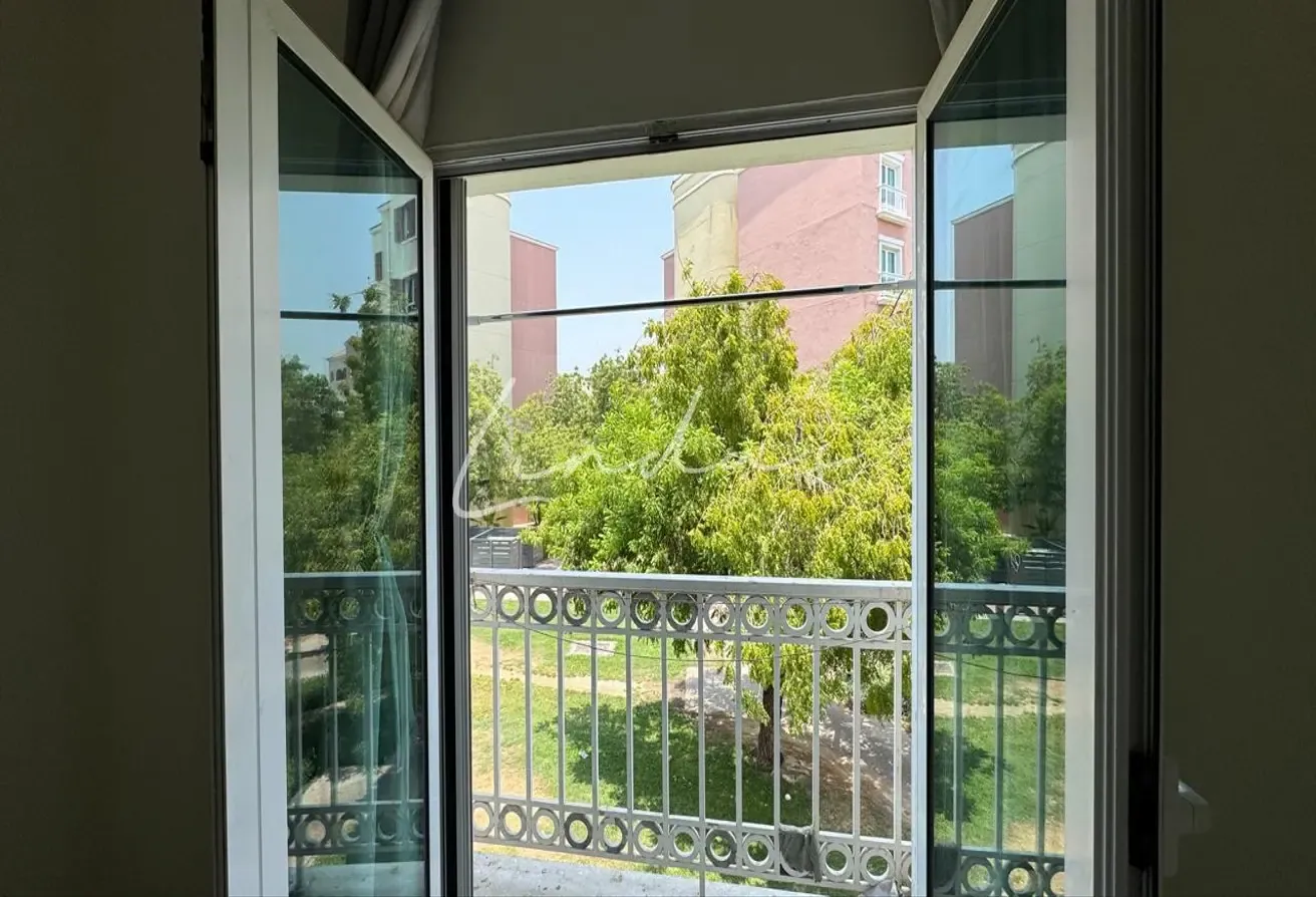1BHK With Balcony | close to Gardens metro station