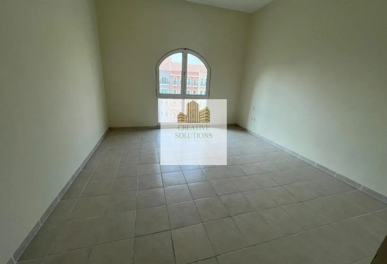 ONE BEDROOM| HUGE LAYOUT| WITH BALCONY| FAMILY|MET