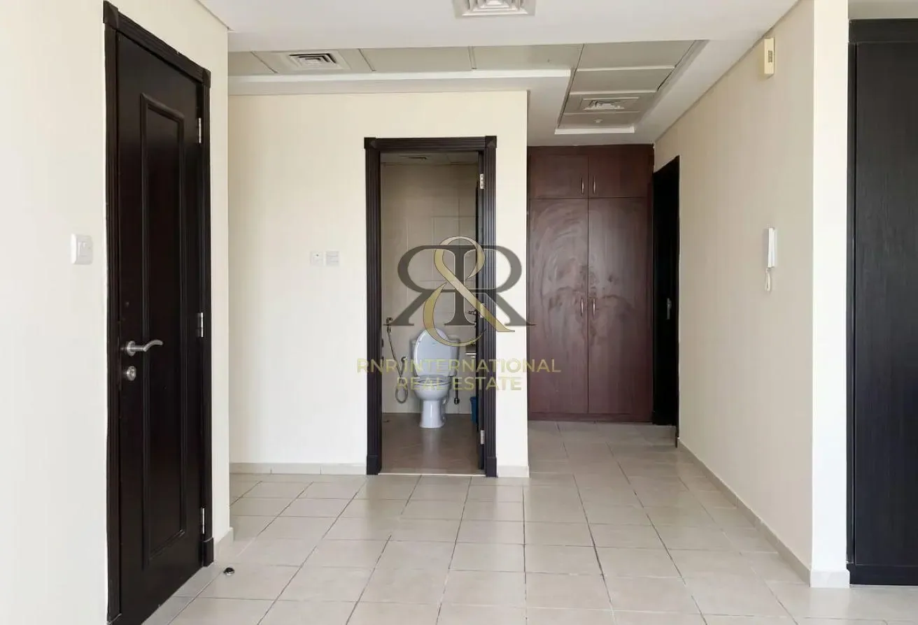 Large 1BR + Store Room | Near Metro
