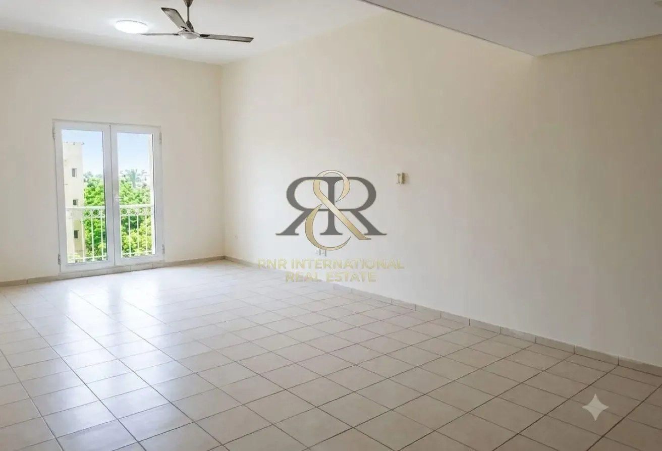 Large 1BR + Store Room | Near Metro