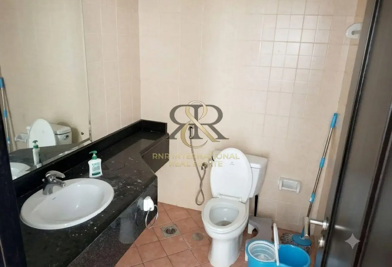 Large 1BR + Store Room | Near Metro