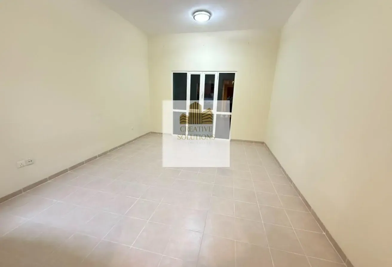 STUDIO NEAR TO METRO READY TO MOVE PRIME LOCATION