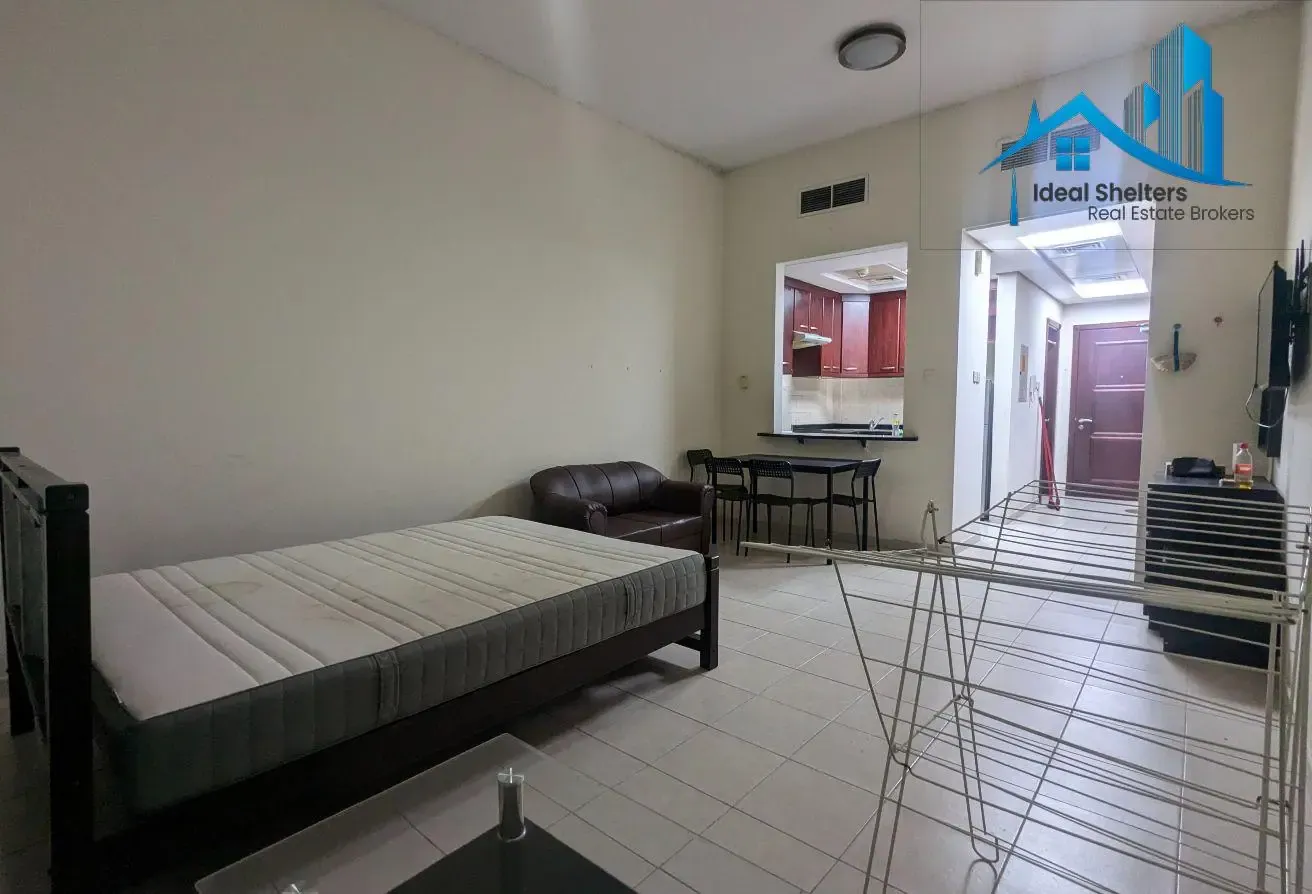 Spacious Studio - Furnished Unit - Near Metro