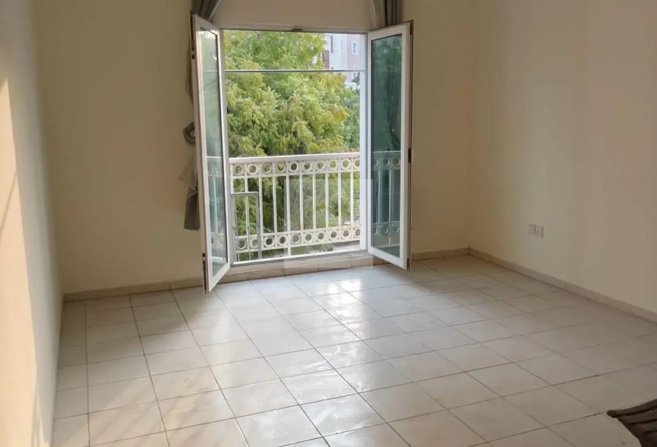 Near to Discovery Metro - 1 Bedroom Hall