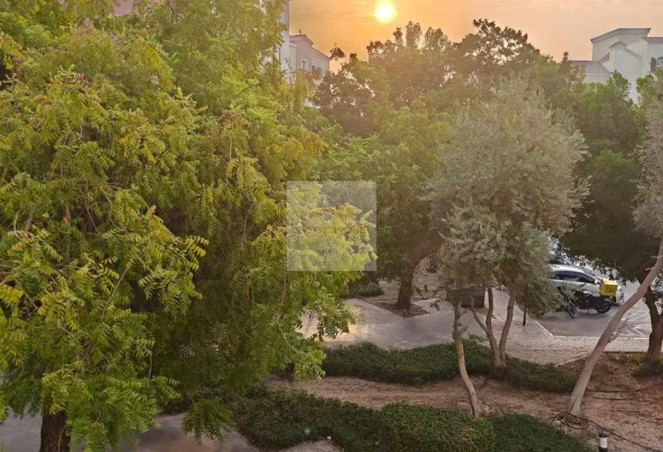 Near to Discovery Metro - 1 Bedroom Hall