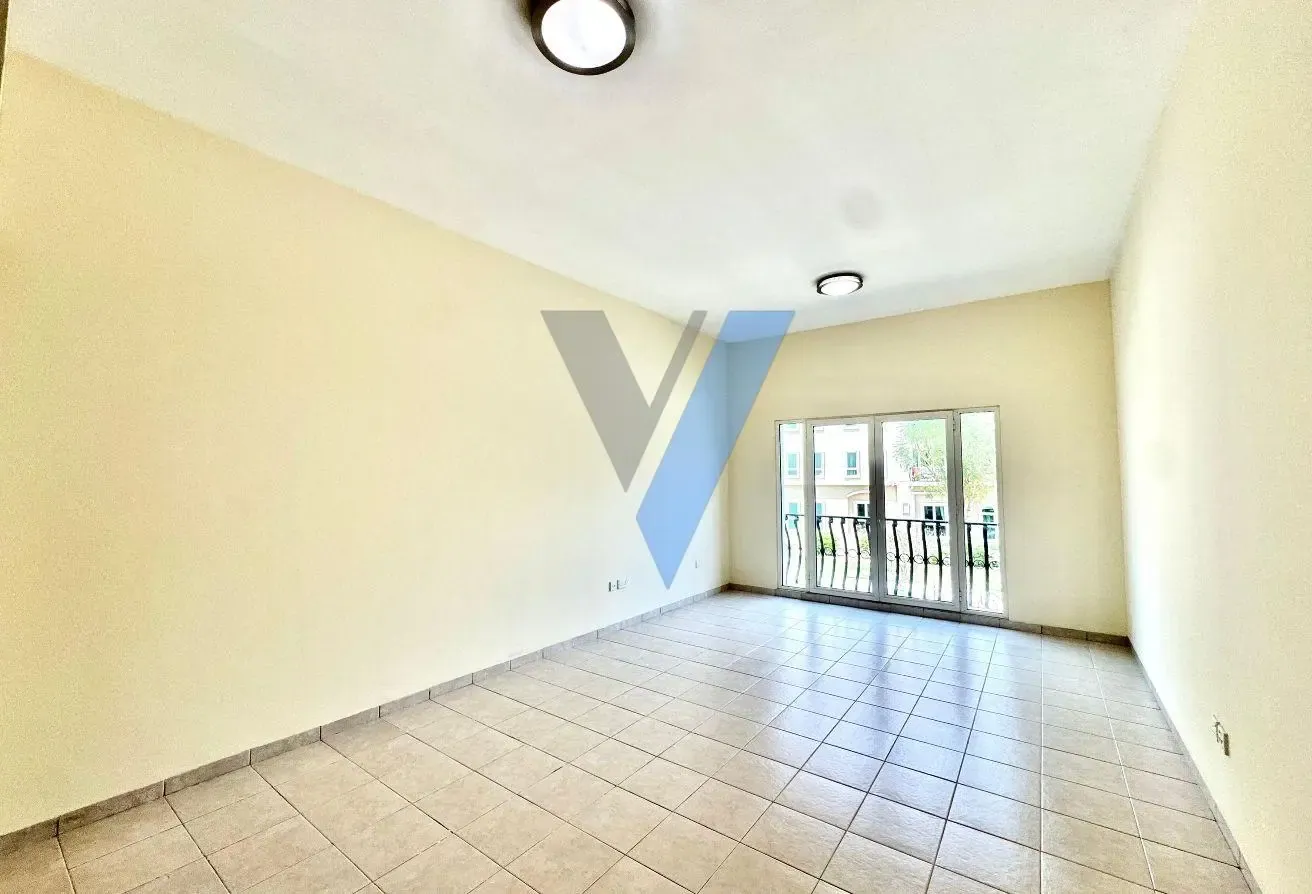 Community View | Balcony | Midfloor | Vacant