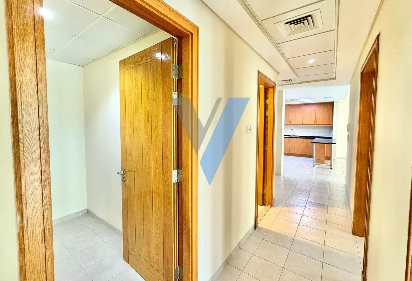Community View | Balcony | Midfloor | Vacant