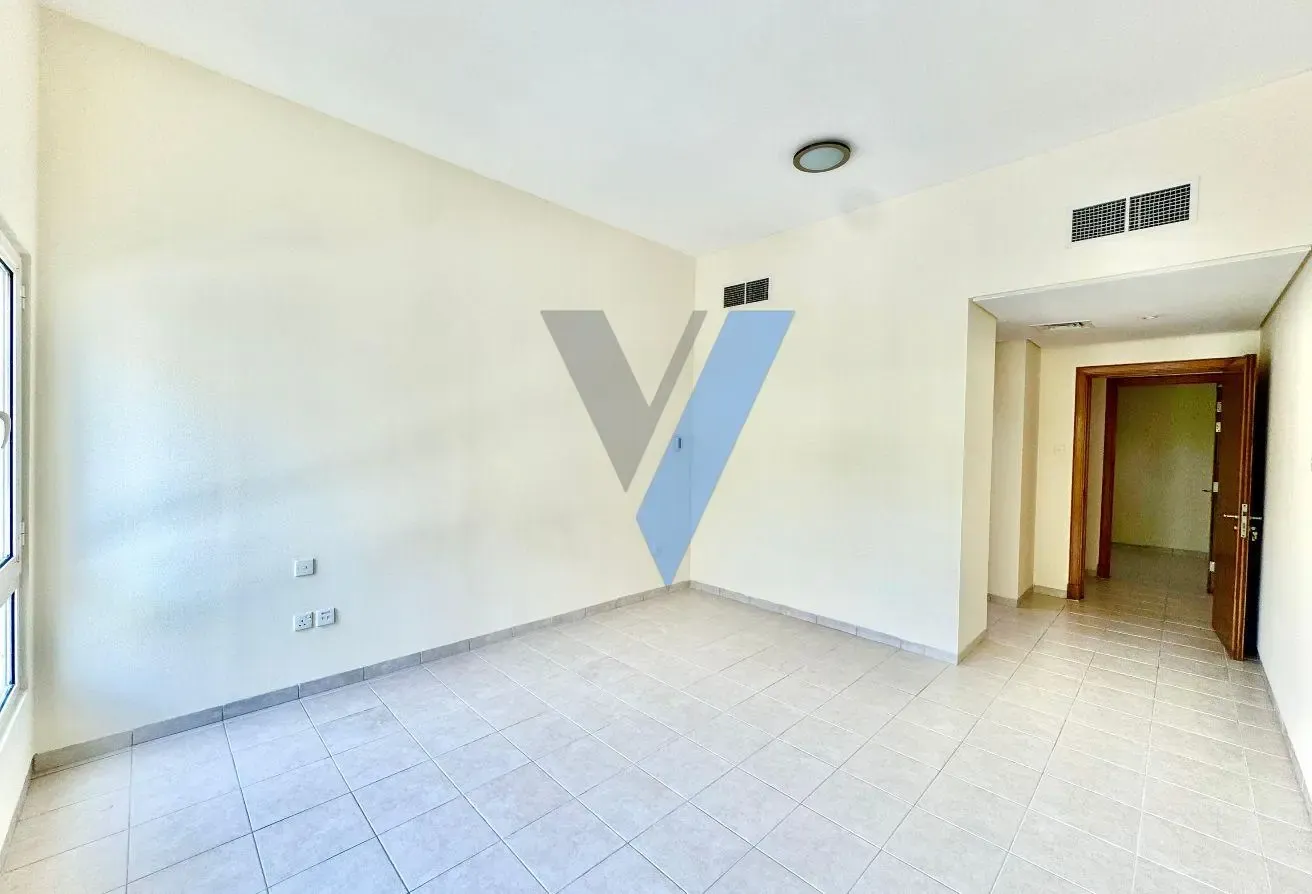 Community View | Balcony | Midfloor | Vacant