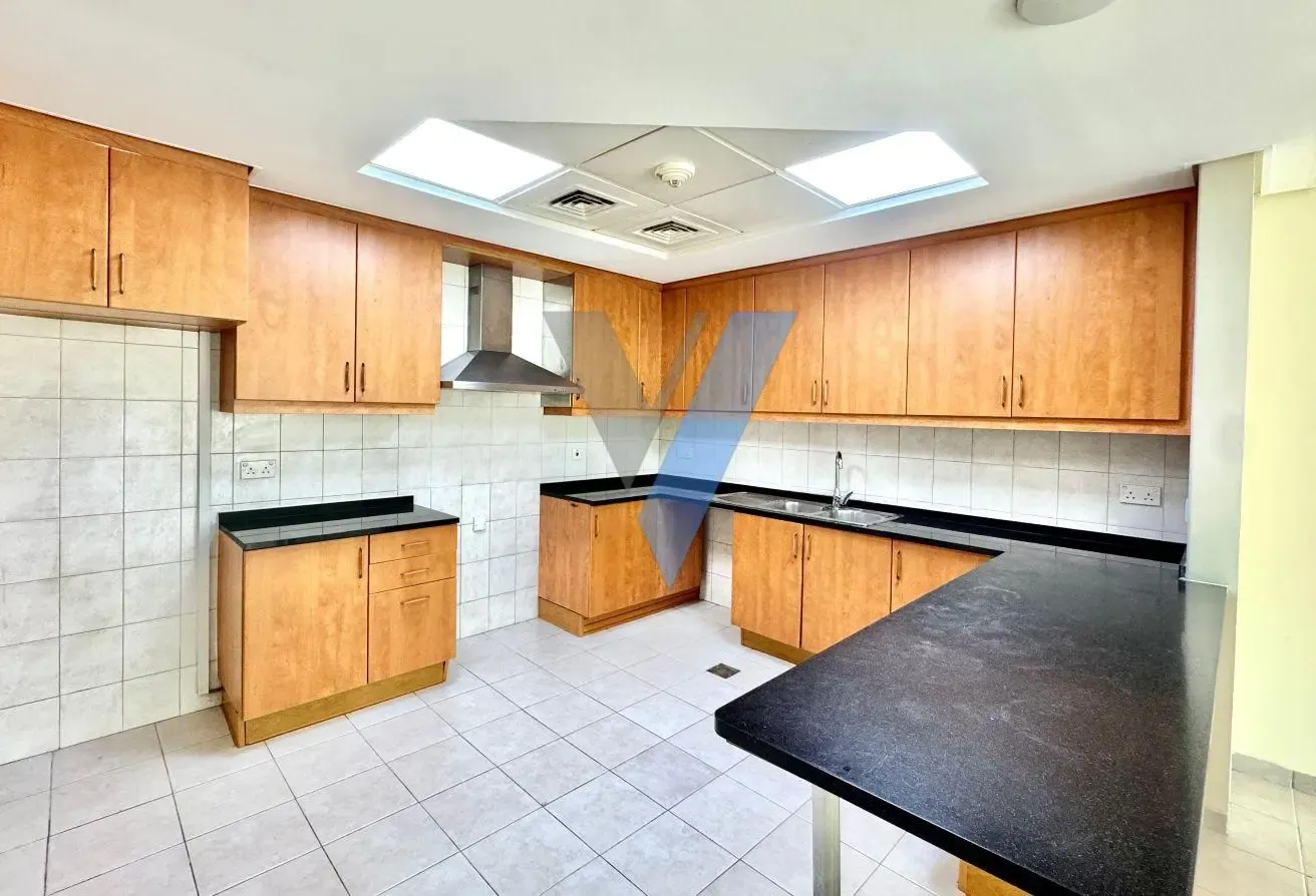Community View | Balcony | Midfloor | Vacant