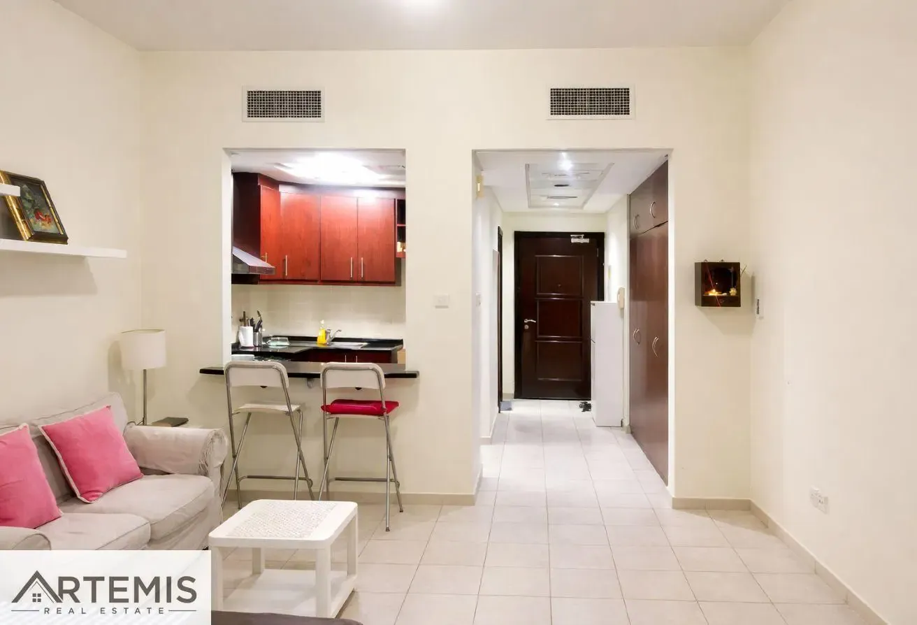 Pool View |Bright Studio |Multiple Cheques|Vacant