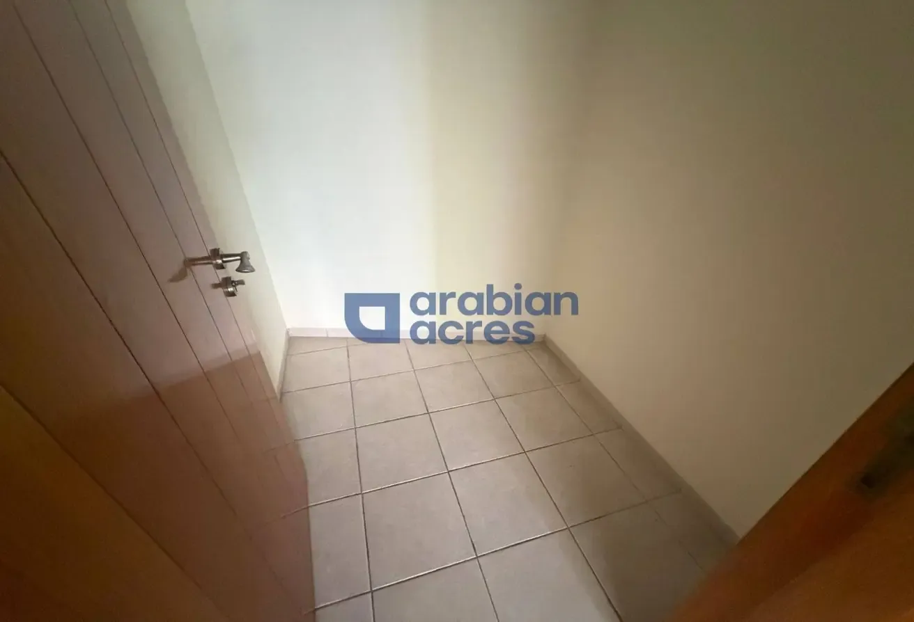Vacant | Close to Metro | Ready Move In