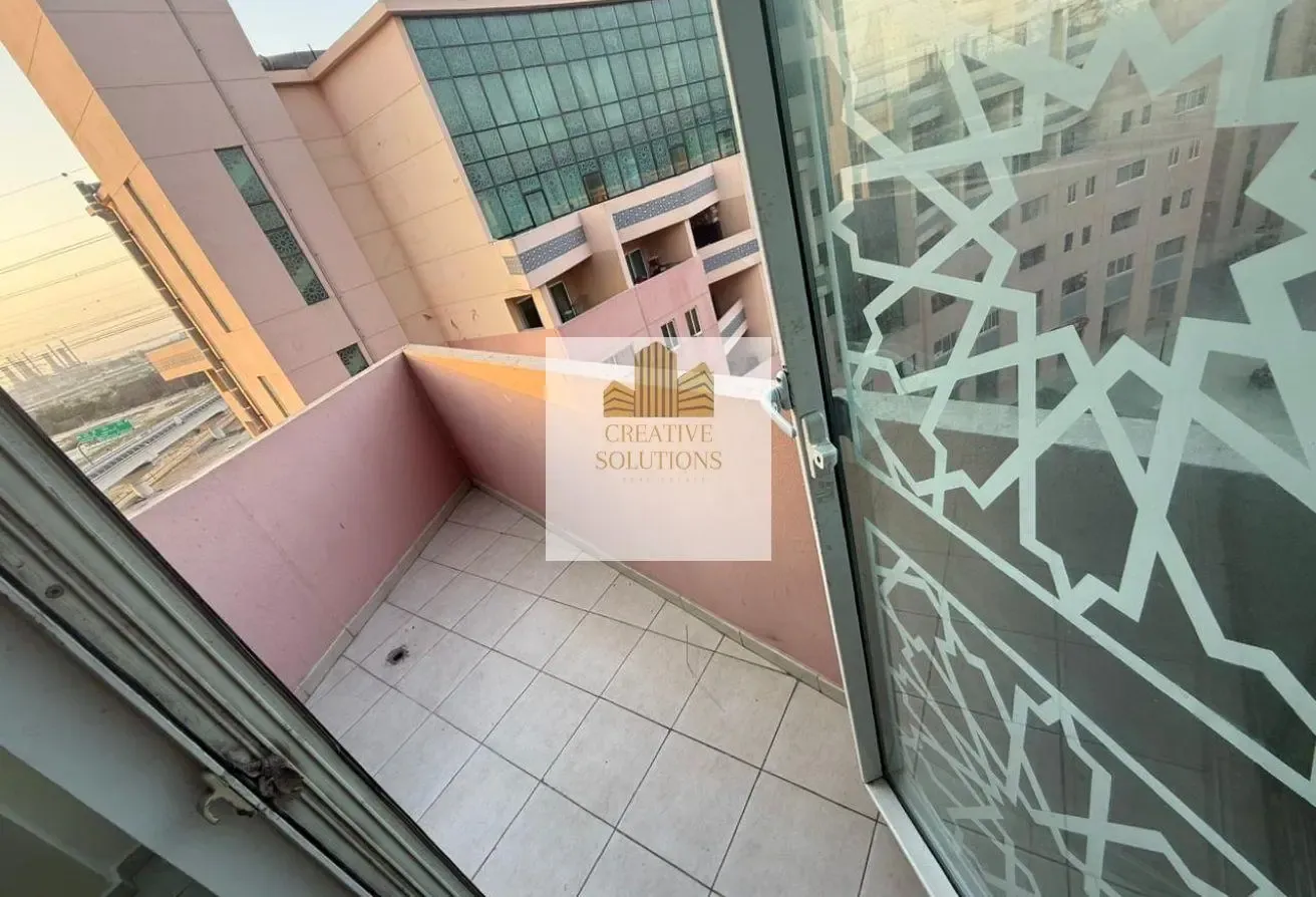 XXL STUDIO CHILLER FREE WITH BALCONY NEAR TO METRO