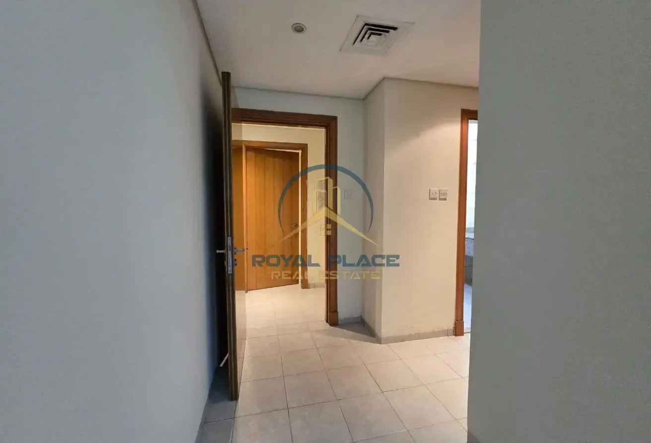 2bhk | vacant | spacious | close to metro